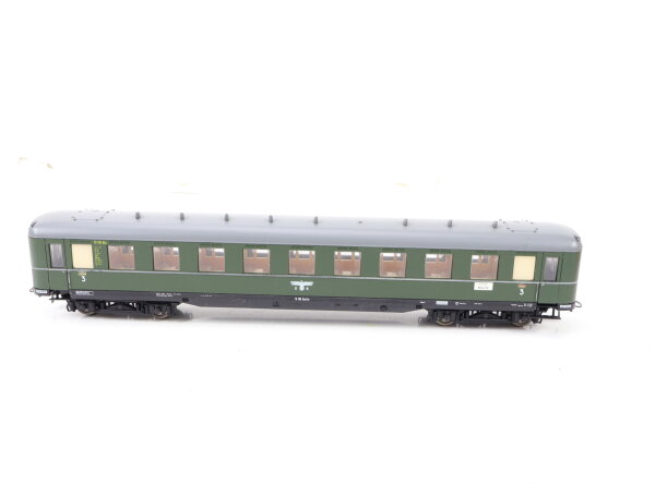 Liliput H0 833 01 Personenwagen Schürzenwagen 3. Klasse 19 190 DR / NEM AC