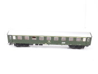 Schicht H0 426/66 Personenwagen Reisezugwagen 1.Klasse 19-40-008-1 Ame grün DR