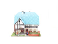 H0 Gebäude Fachwerkhaus mit  Schopfwalmdach und...