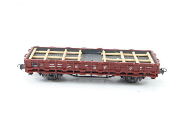 Roco H0 Güterwagen Rungenwagen mit Holzgestellen 45 033R DR / AC