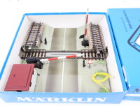 Märklin H0 7192 vollautomatischer Bahnübergang OVP / Defekt