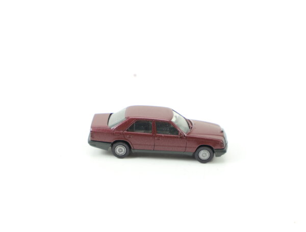 Herpa H0  Modellauto Mercedes-Benz E 300 Limousine weinrot 1:87