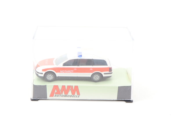 AWM H0 72084 Modellauto PKW VW Passat Variant Notarztwagen 1:87 OVP