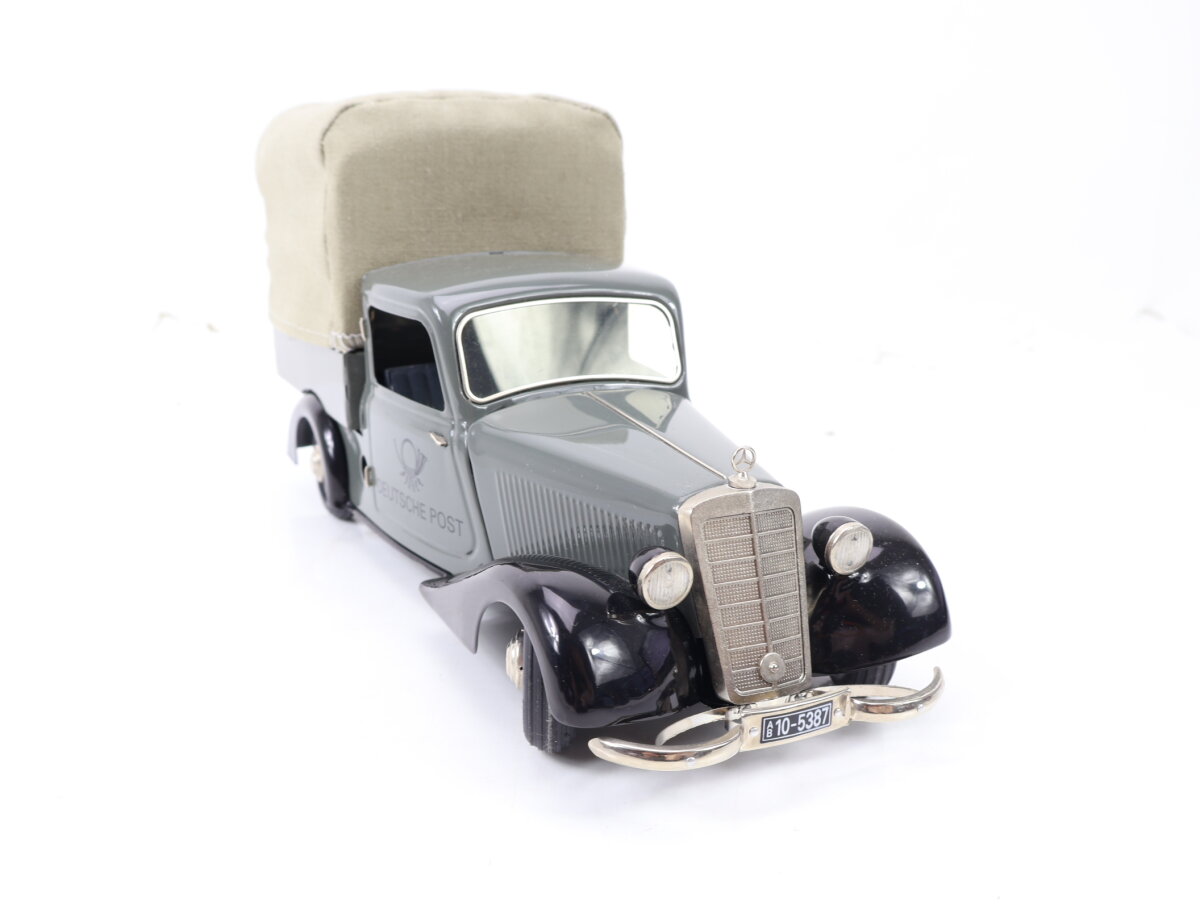 Schuco-Edition 1:18 00041 Mercedes-Benz 170V Planenwagen grün
