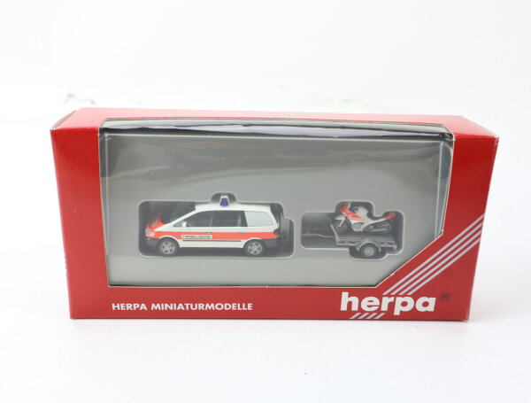 Herpa H0 043373 Modellauto-Set PKW VW Sharan mit Motorradanhänger "Mobile Wache"
