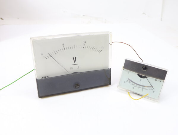 2 Analoge Einbau DC-Voltmeter 0-15Volt und 0-30 Volt Gleichstrom