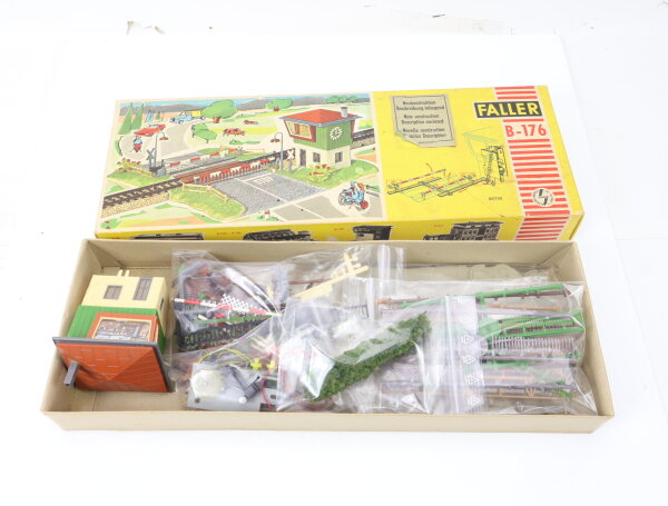 Faller H0 B-176 Gebäude-Bausatz Bahnübergang inkl. Motor Spur HO mit OVP