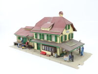 Faller H0 26661 Gebäude Bahnhof Talheim mit Figuren