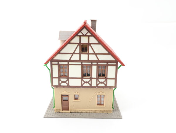 Spur H0 Gebäude Fachwerkhaus mit Ladenzeile "Frischmarkt Hug" / Licht