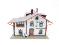 Faller H0 130282 Gebäude Pension Edelweiß mit Figuren / Licht