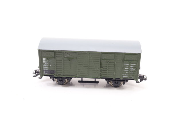 Piko H0 5/6449/012 gedeckter Güterwagen 81-32-17 grün DR / NEM / AC