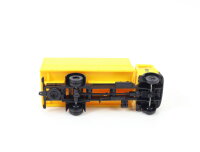 Busch H0 40769 Modellauto LKW Mercedes-Benz Pritsche/Plane gelb "DBP" 1:87