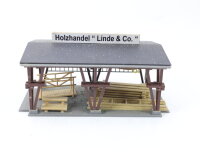 Auhagen H0 Gebäude Holzlager Holzhandel Linde / Licht