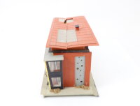 Faller H0 B-99 Gebäude Bahnhof Bahnhofsgebäude Lindental mit Figuren 1:87