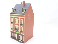 Faller H0 Gebäude Wohnhaus Stadthaus mit Ladenzeile Reisebüro Weinstube / Licht
