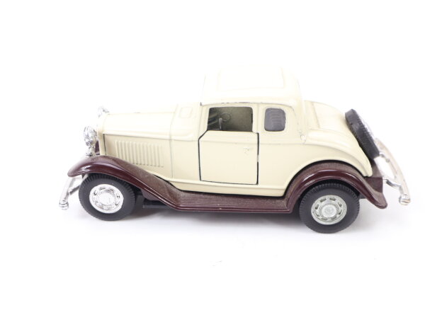 Yatming No.8501 Modellauto 1932 Ford Coupe Oltimer  ca. 1:36
