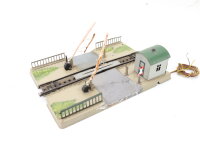 Märklin H0 7390 mechanischer Bahnübergang M-Gleis / Blech Licht