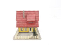 Pola H0 1040 Gebäude Ländliches Fachwerkhaus Siedlungshaus mit Vorgarten 1:87