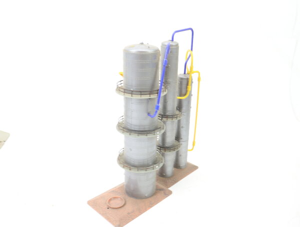 Vollmer H0 V 522/ V 503 Gebäude Industrieanlage Hydrierturm 3 Kessel / gebaut