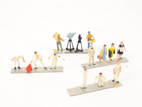 Spur H0 Figuren-Set Mischung aus Reisenden Arbeiterpersonal und Boxencrew 1:87