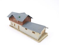 Pola N 650 Gebäude Bahnhof mit Güterabfertigung "St. Niklaus" - gebaut