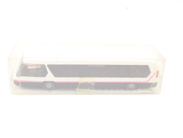 Rietze H0 Modellauto Bus Reisebus Neoplan Metroliner in Carbon-Design 1:87