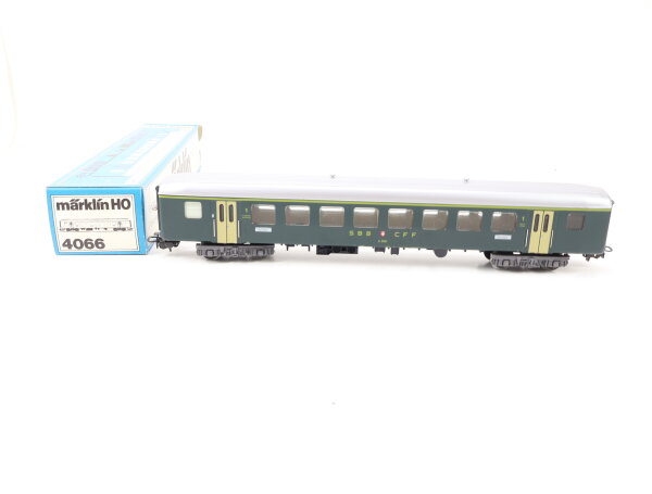 Märklin H0 4066 Personenwagen Leicht-Schnellzugwagen 1. Kl. A 2561 SBB / Licht