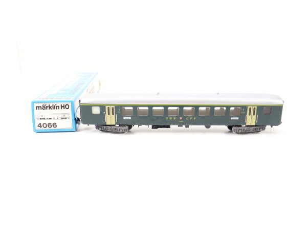Märklin H0 4066 Personenwagen Leicht-Schnellzugwagen 1. Kl. A 2561 SBB / Licht