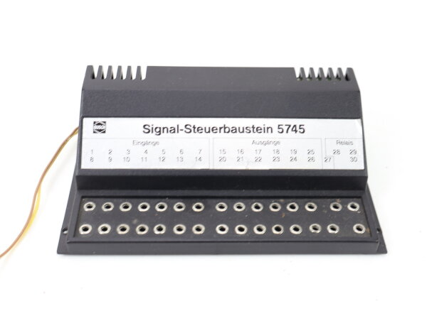 Busch H0 5745 Zubehör Signal-Steuerbaustein 30 Eingänge
