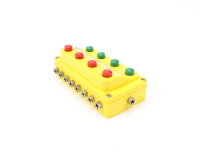 Märklin 7072 Steuerungszubehör Stellpult Schaltpult gelb / rot - grüne Tasten