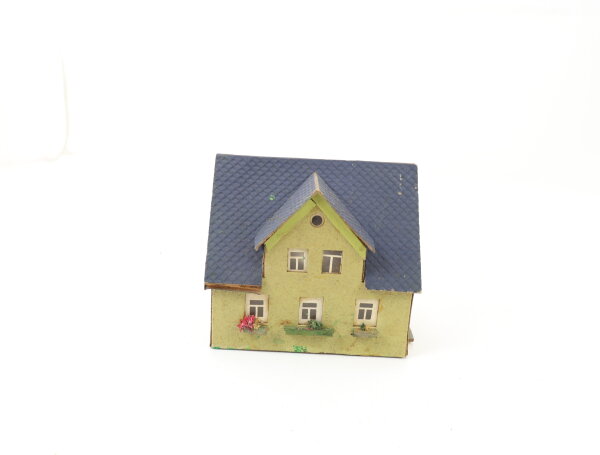Spur H0 Gebäude Wohnhaus Einfamilienhaus / Pappe
