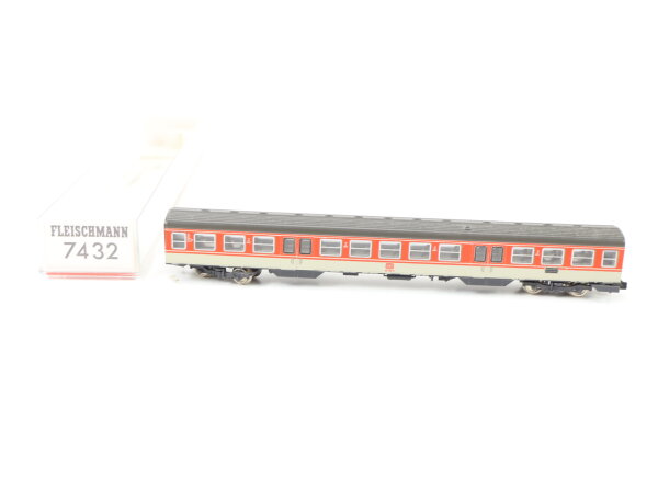 Fleischmann N 7432 Personenwagen Mittelwagen 2. Klasse 914 019-5 DB