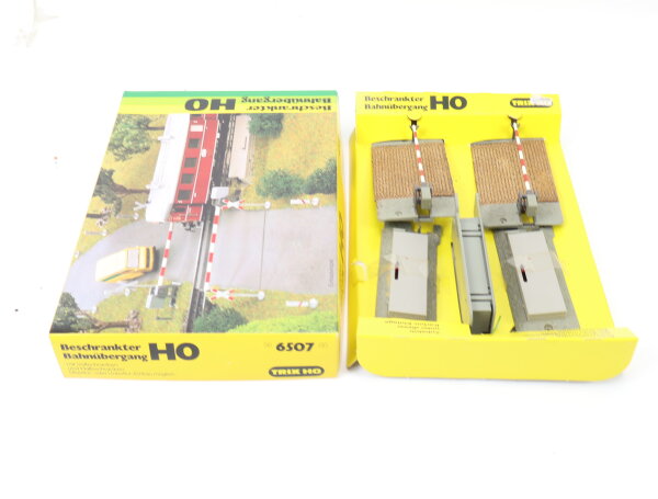 Trix H0 56 6507 00 Beschrankter Bahnübergang elektrisch / OVP