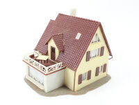 Faller H0 131303 Gebäude Wohnhaus mit Anbau und Dachterrasse - gebaut