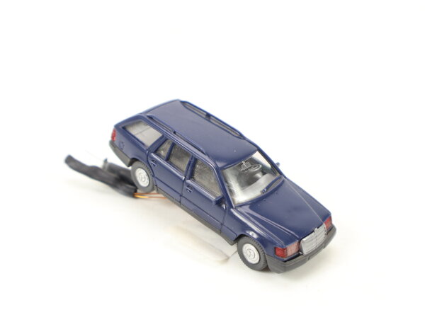 Wiking H0 Modellauto PKW MB 230 TE dunkelblau / Licht