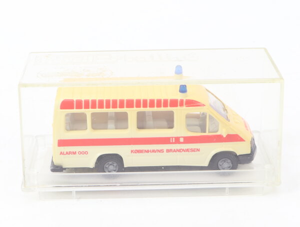 Praline H0 83713 Modellauto PKW Ford Transit "Feuerwehr Copenhagen" OVP 1:87
