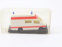 Praline H0 3744 Modellauto PKW Ford Transit Hochdach Notarzt OVP