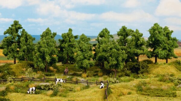 Noch 0 H0 TT 24602 Laubbäume