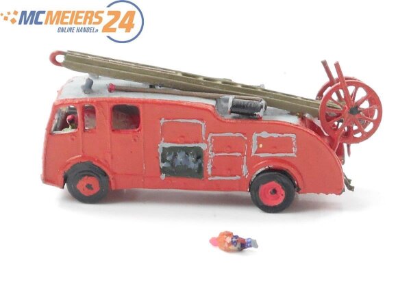 Spur N Modellauto Metallmodell Einsatzfahrzeug Feuerwehr mit Figuren 1:160 E568