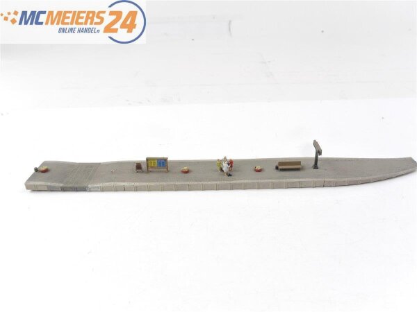 Vollmer N 19989 19995  20002 Gebäude für Bahnsteig "Baden Baden" E624