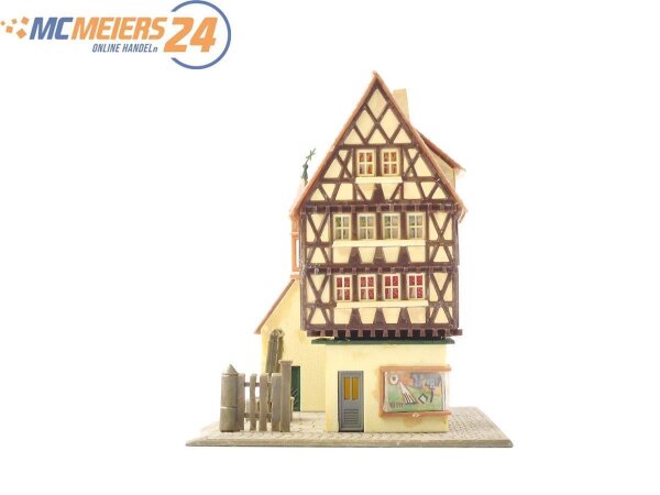 Faller H0 B-934 Gebäude fränkisches Fachwerkhaus mit Kiosk und Brunnen