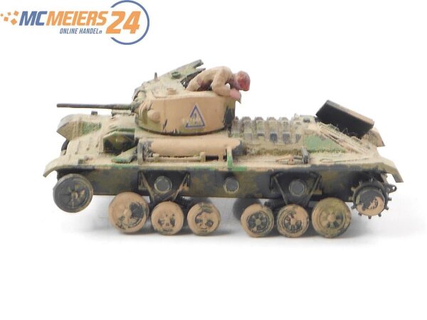 Spur H0 Militärfahrzeug Kampfpanzer Valentine abgeschossen 1:72