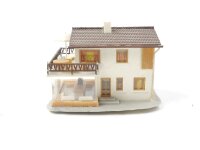 Faller N 2224 Gebäude Wohnhaus mit Lagengeschäft / Licht