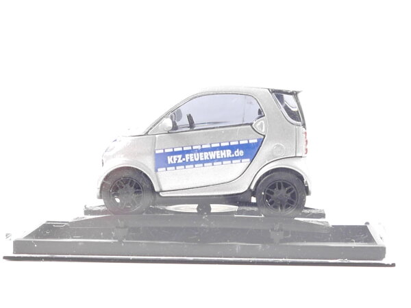 Busch H0 46165 Modellauto PKW Smart Fortwo Coupé "Kfz-Feuerwehr.de" 1:87