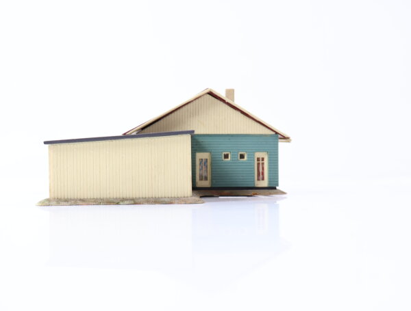 Faller H0 26101 Gebäude Wohnhaus Bungalow Schwedenhaus mit Garage / Licht