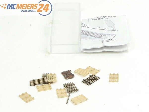 E387 MBZ u.a. H0 Ausschmückung Ausgestaltung Echtholz-Zaunelemente Paletten etc.