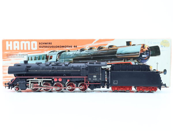 La Locomotive A Vapeur BR53K De La DB En Miniature Marklin Digital Au Ho 14407