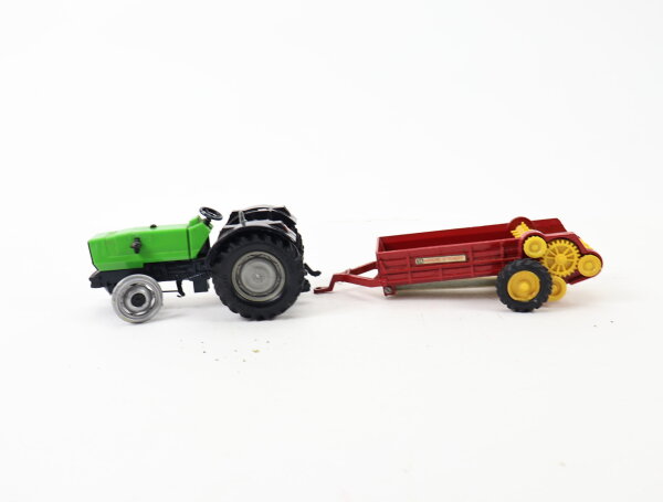 Britains Ertl  Modellfahrzeug Traktor Deutz mit Ackergerät/ Metall 1:32