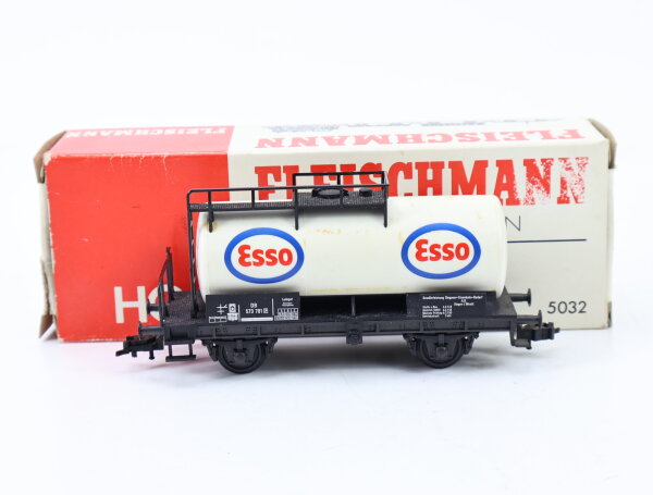 Fleischmann H0 5032 Güterwagen Kesselwagen "Esso" 573 781 DB
