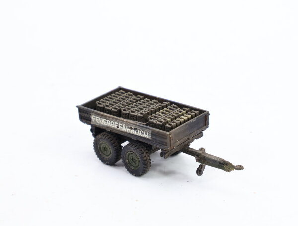 Spur H0 Militärfahrzeug Anhänger beladen mit Tankkanister 1:87
